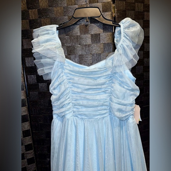 ✨Cinderella Vibes: Baby Blue Glitter Gown | Size 14W✨ - Picture 2 of 5